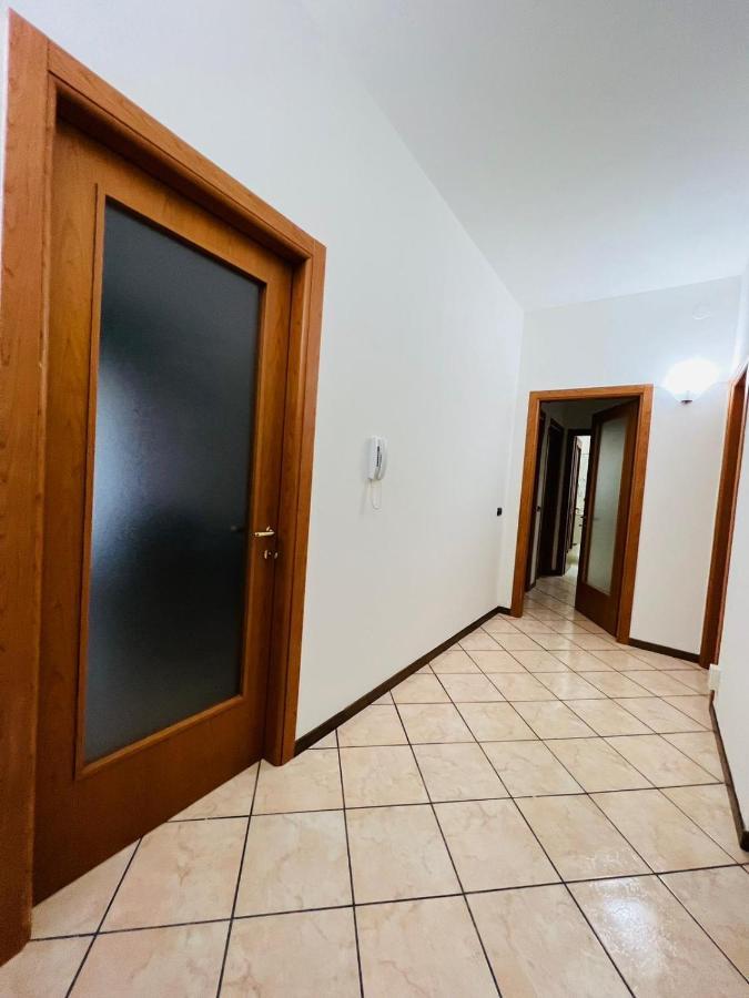 Casa Vacanza Elena 2 เวโรนา ภายนอก รูปภาพ