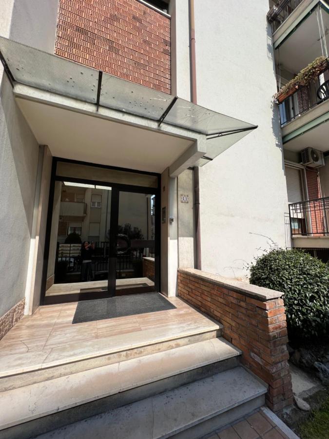 Casa Vacanza Elena 2 เวโรนา ภายนอก รูปภาพ