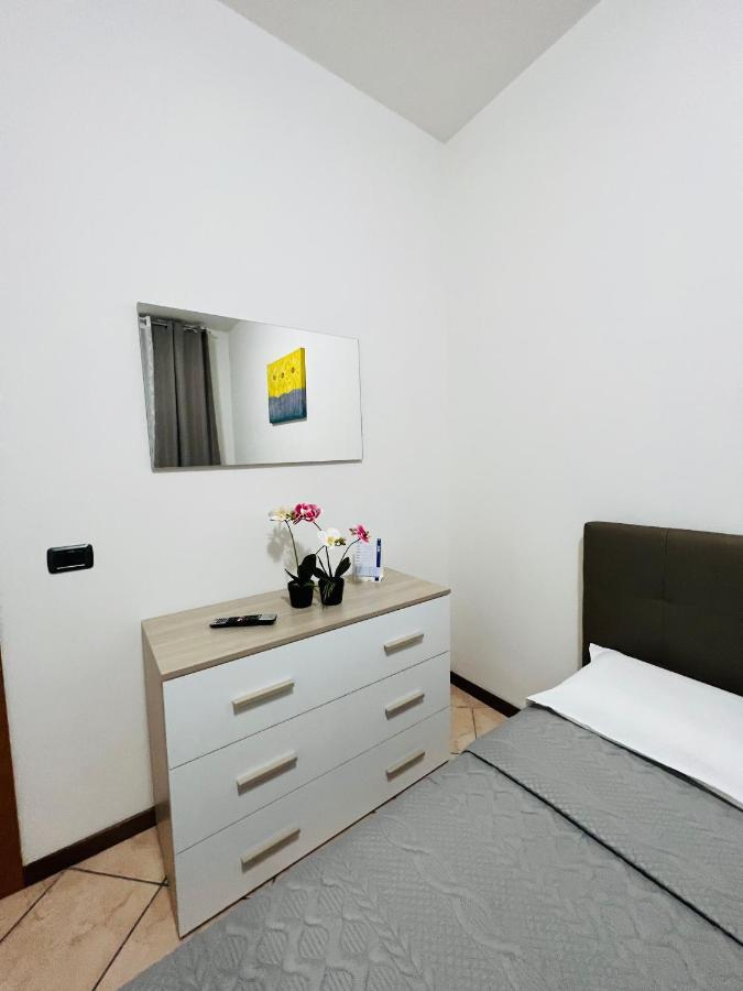 Casa Vacanza Elena 2 เวโรนา ภายนอก รูปภาพ