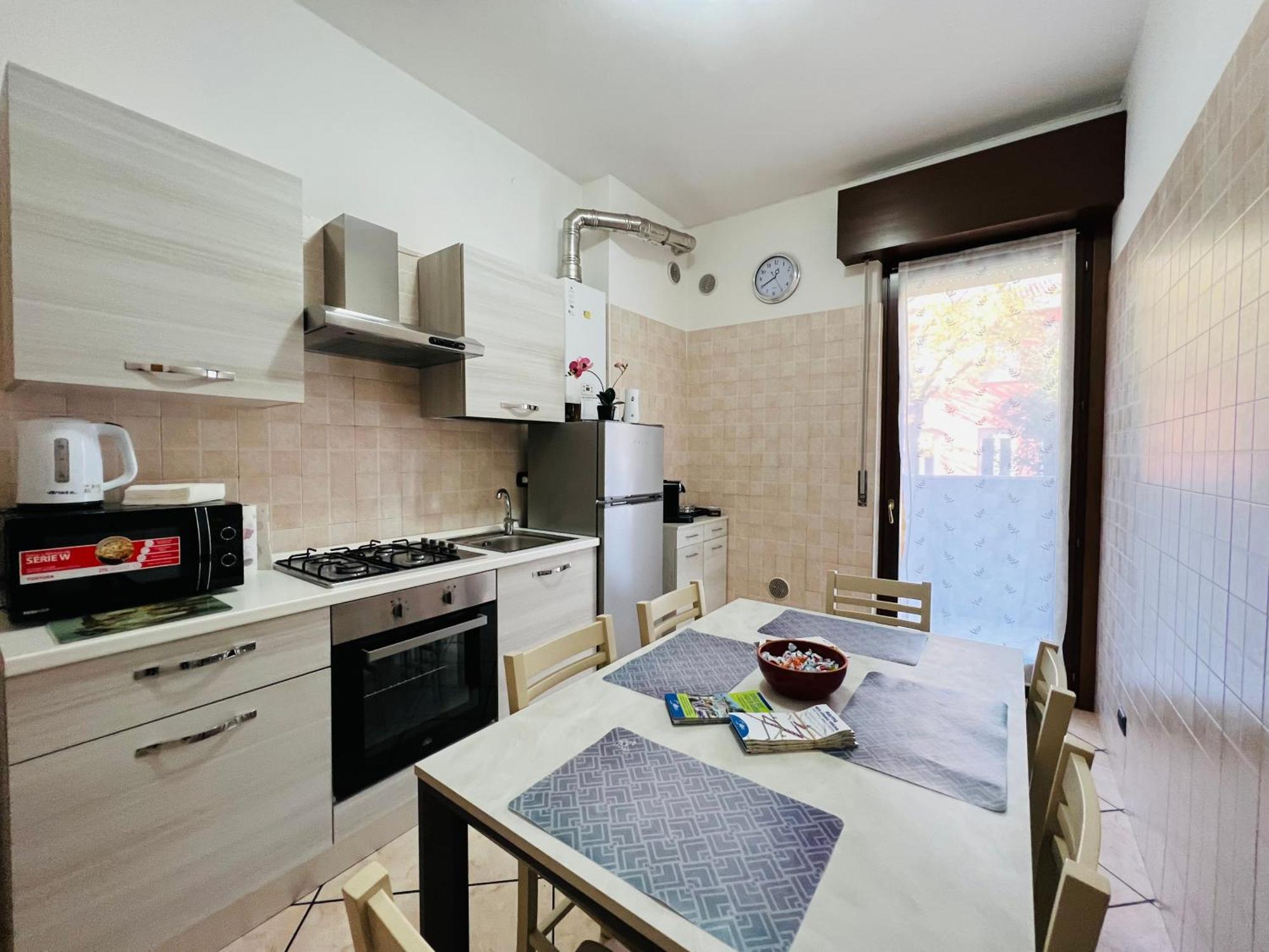 Casa Vacanza Elena 2 เวโรนา ภายนอก รูปภาพ