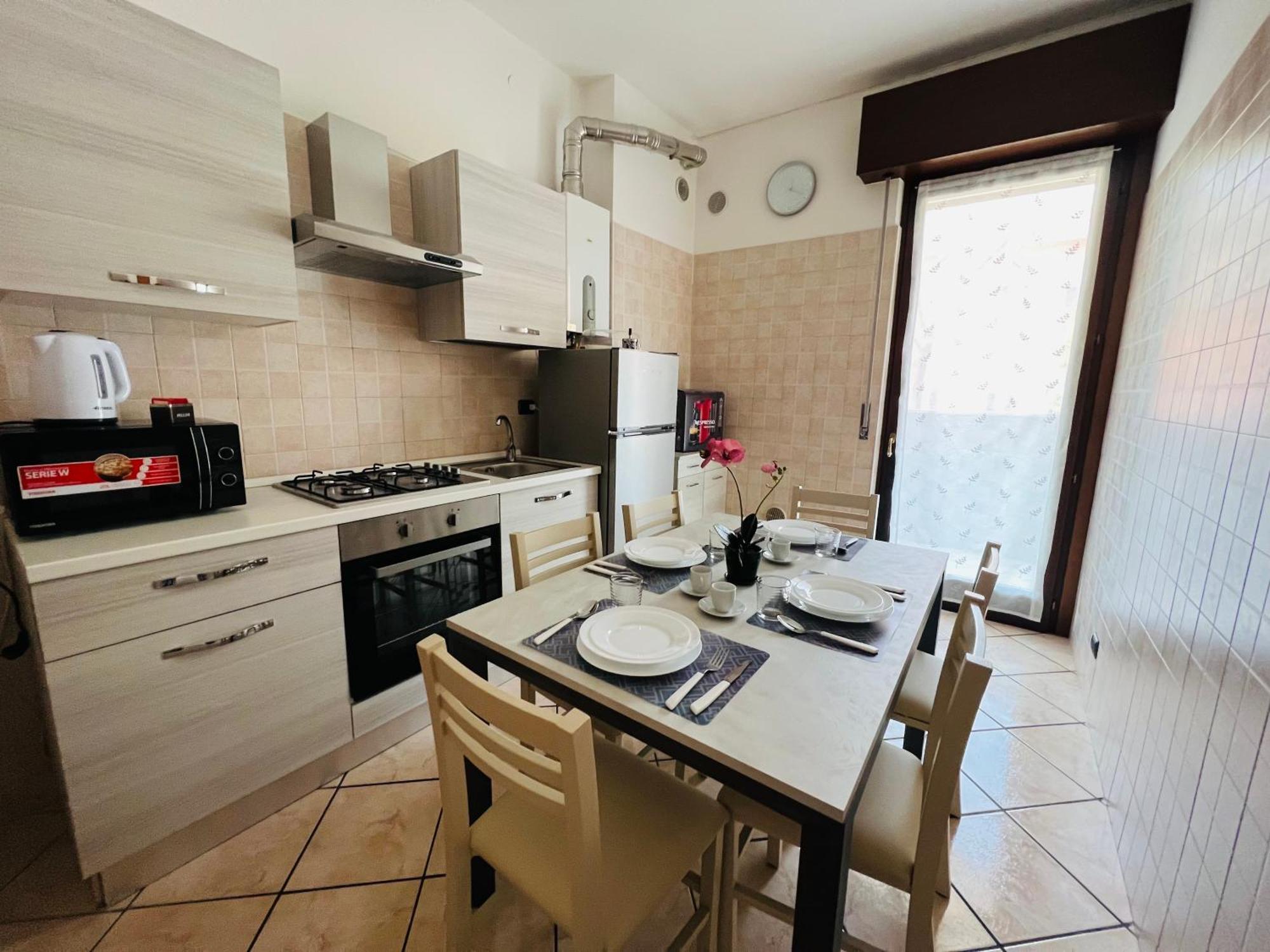 Casa Vacanza Elena 2 เวโรนา ภายนอก รูปภาพ