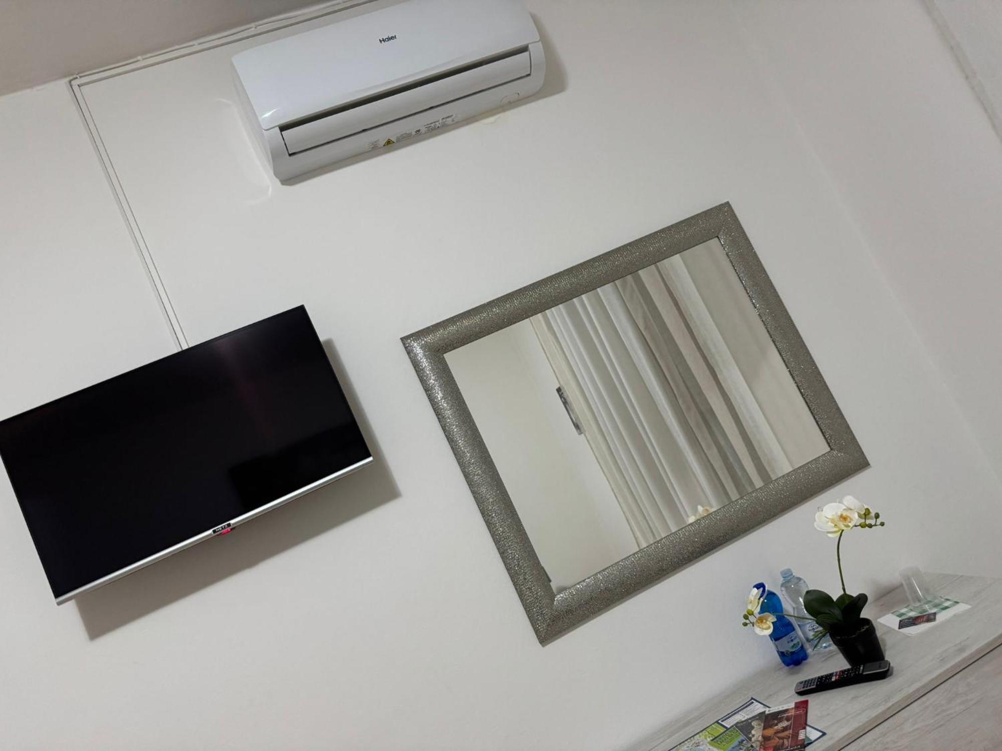 Casa Vacanza Elena 2 เวโรนา ภายนอก รูปภาพ