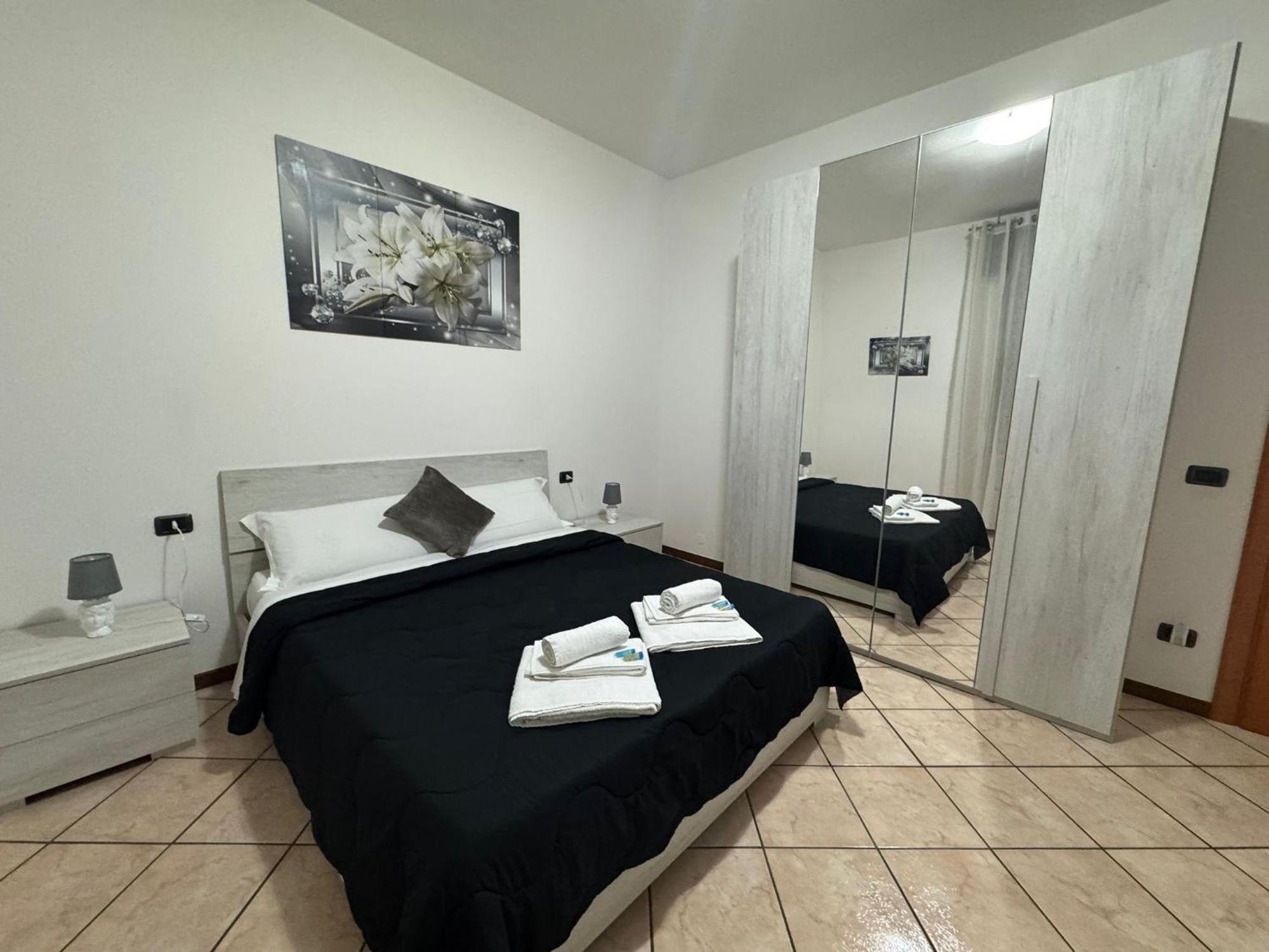 Casa Vacanza Elena 2 เวโรนา ภายนอก รูปภาพ